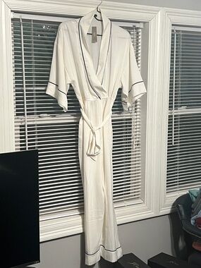 Women's Cream Wrap Robe with Contrast Piping